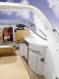 Bavaria yacht - WAECO hűtő a pult alatt Bavaria yacht - WAECO hűtő a pult alatt